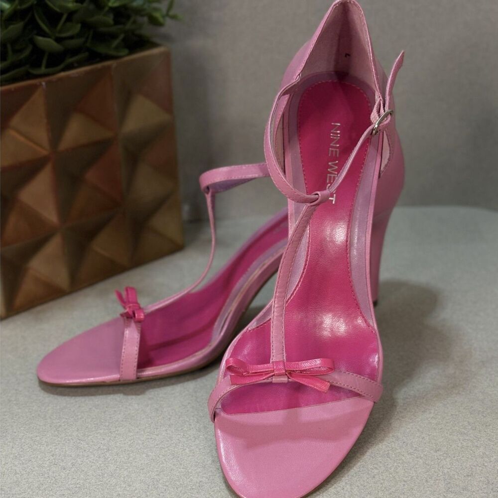 Nine West Women’s 7.5M Pink T-Strap Bow High Heel Sandals Y2K